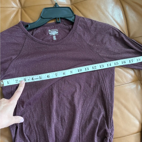 Athleta Burgundy long sleeved sporty stylish casual shimmery top size S - Picture 7 of 9
